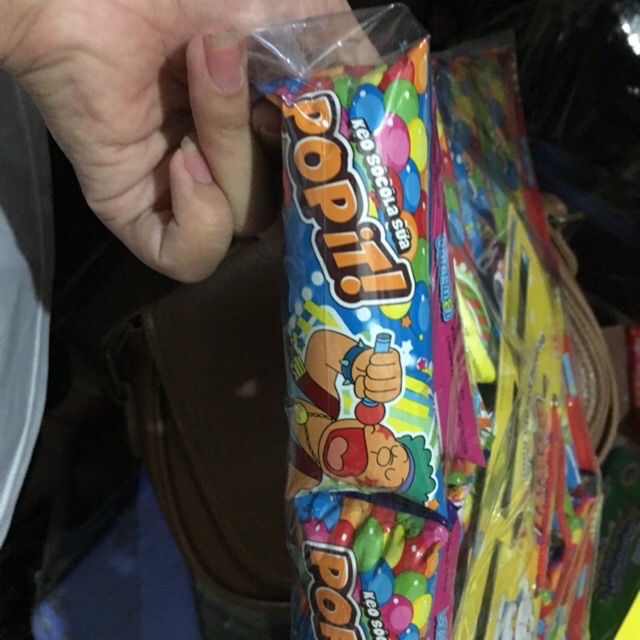 Kẹo socola Poptit gói dài Phạm Nguyên bịch 30 gói, đa dạng mẫu mã, chất lượng sản phẩm đảm bảo và cam kết hàng đúng như mô tả