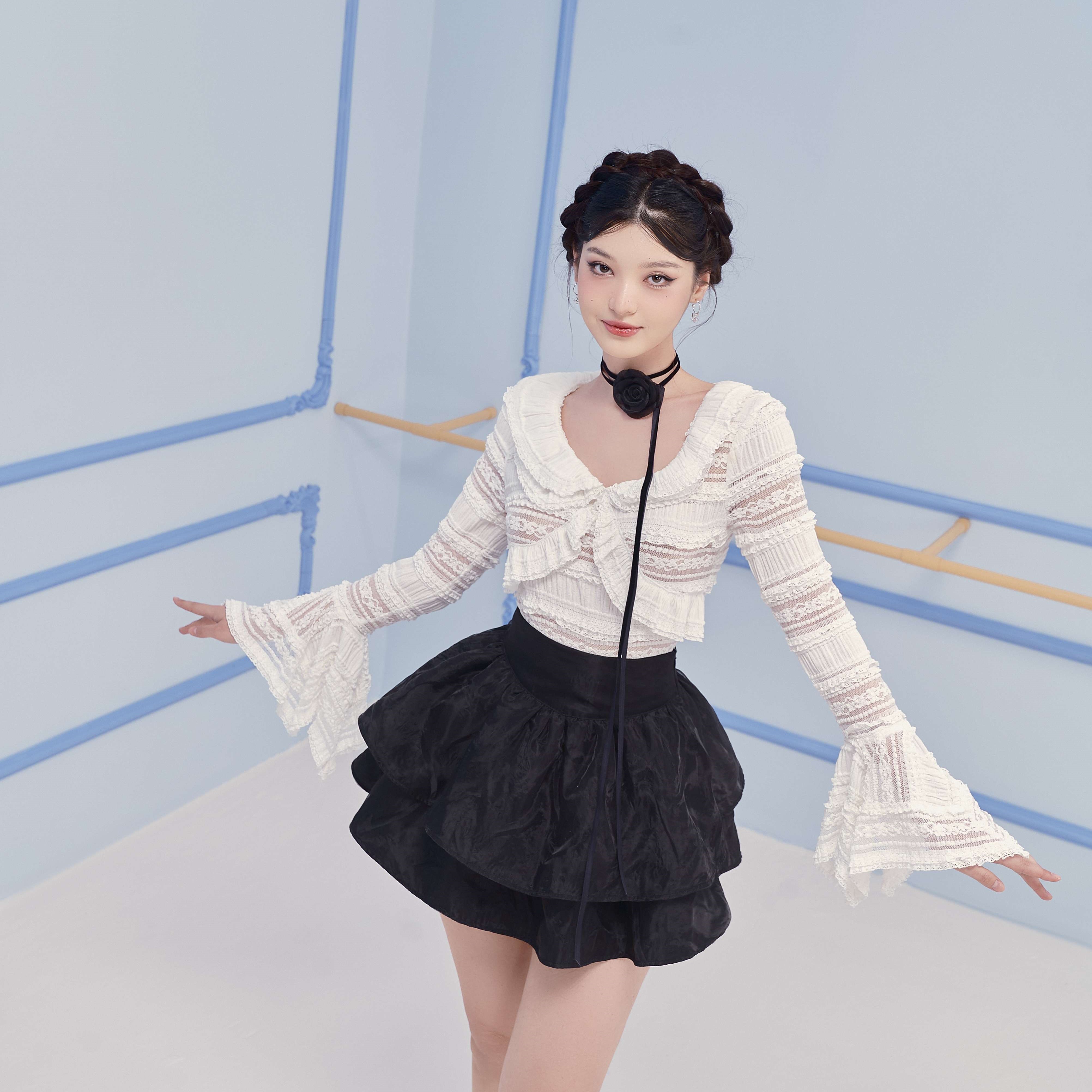 Dara top - áo ren nữ kiểu dáng ôm tay bèo loe dài tiểu thư phong cách ballet màu trắng & be đi chơi, đi hẹn hò