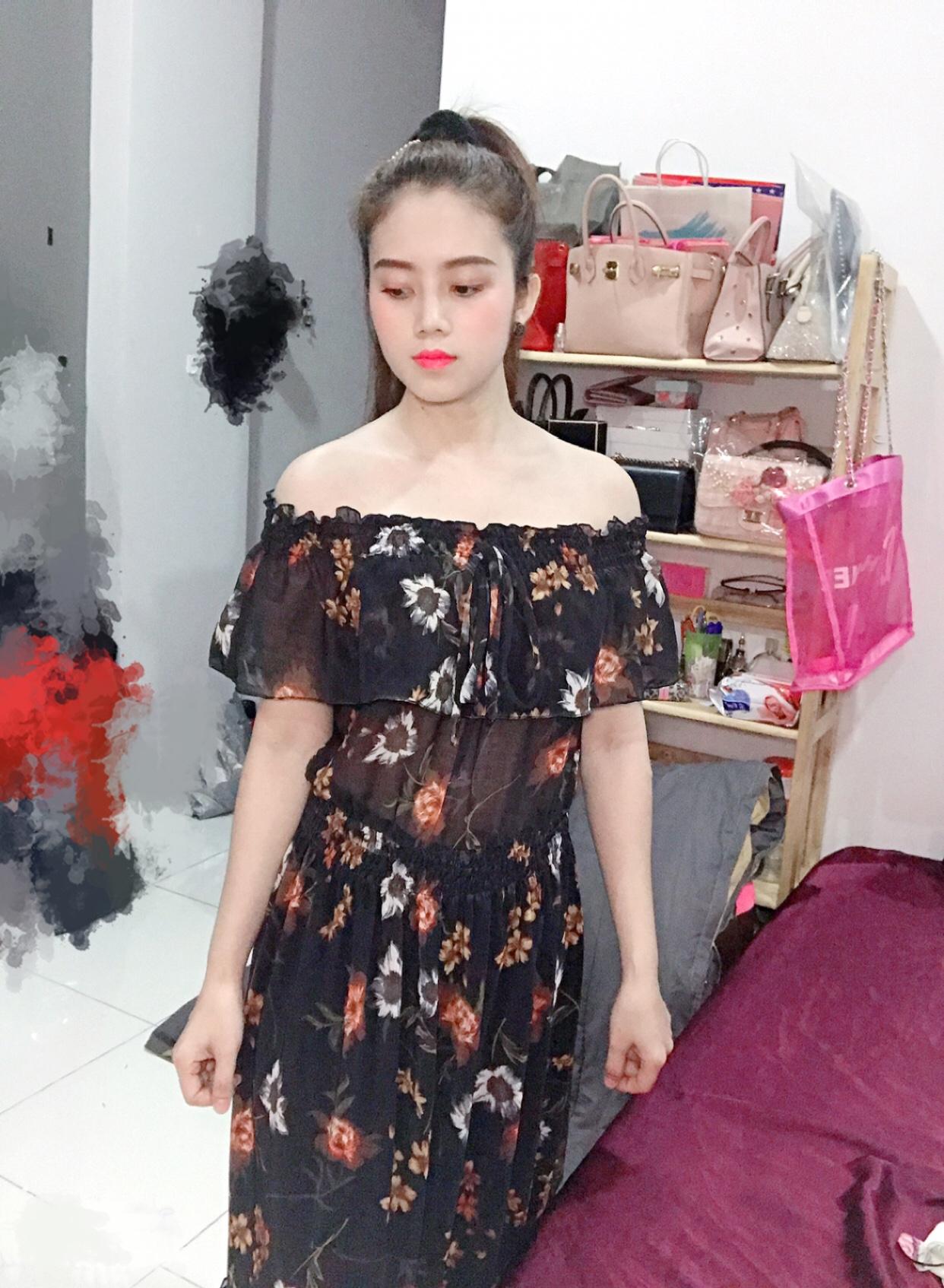 Hình thật Đầm maxi hoa bẹt vai 2 lớp chất voan lụa 3 màu như hình