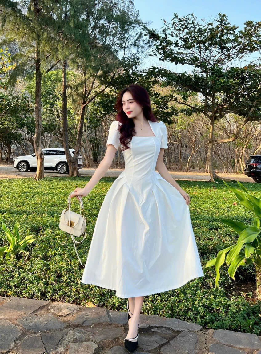 Váy đầm nữ dáng xòe cổ vuông xếp ly có mút