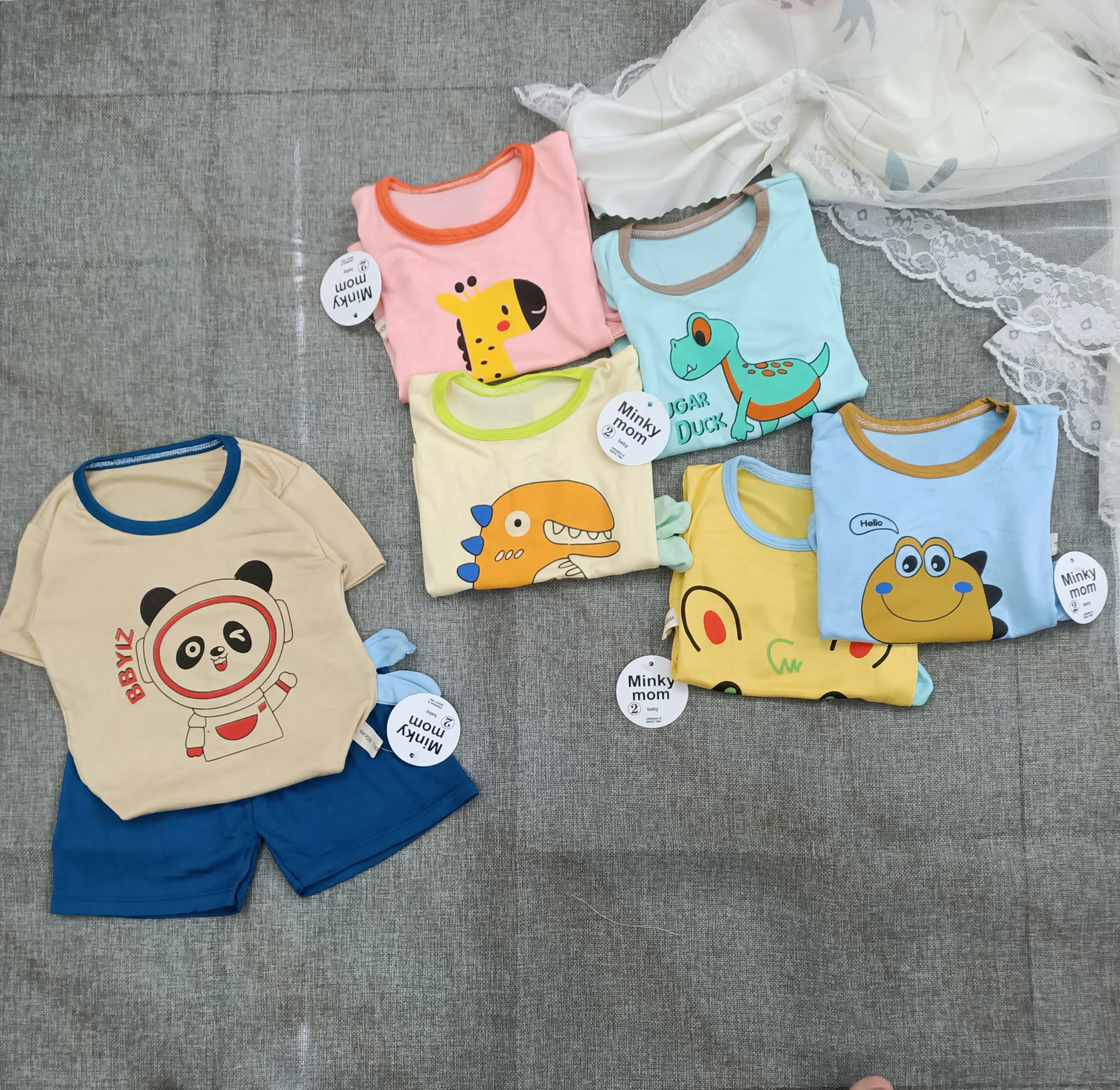 Bộ Quần Áo Cộc Tay Minky Mom, Vải Thun Lạnh Thoáng Mát In Hình Thú Ngộ Nghĩnh Cho Bé