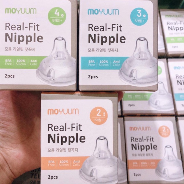 Núm ti bình sữa moyuum