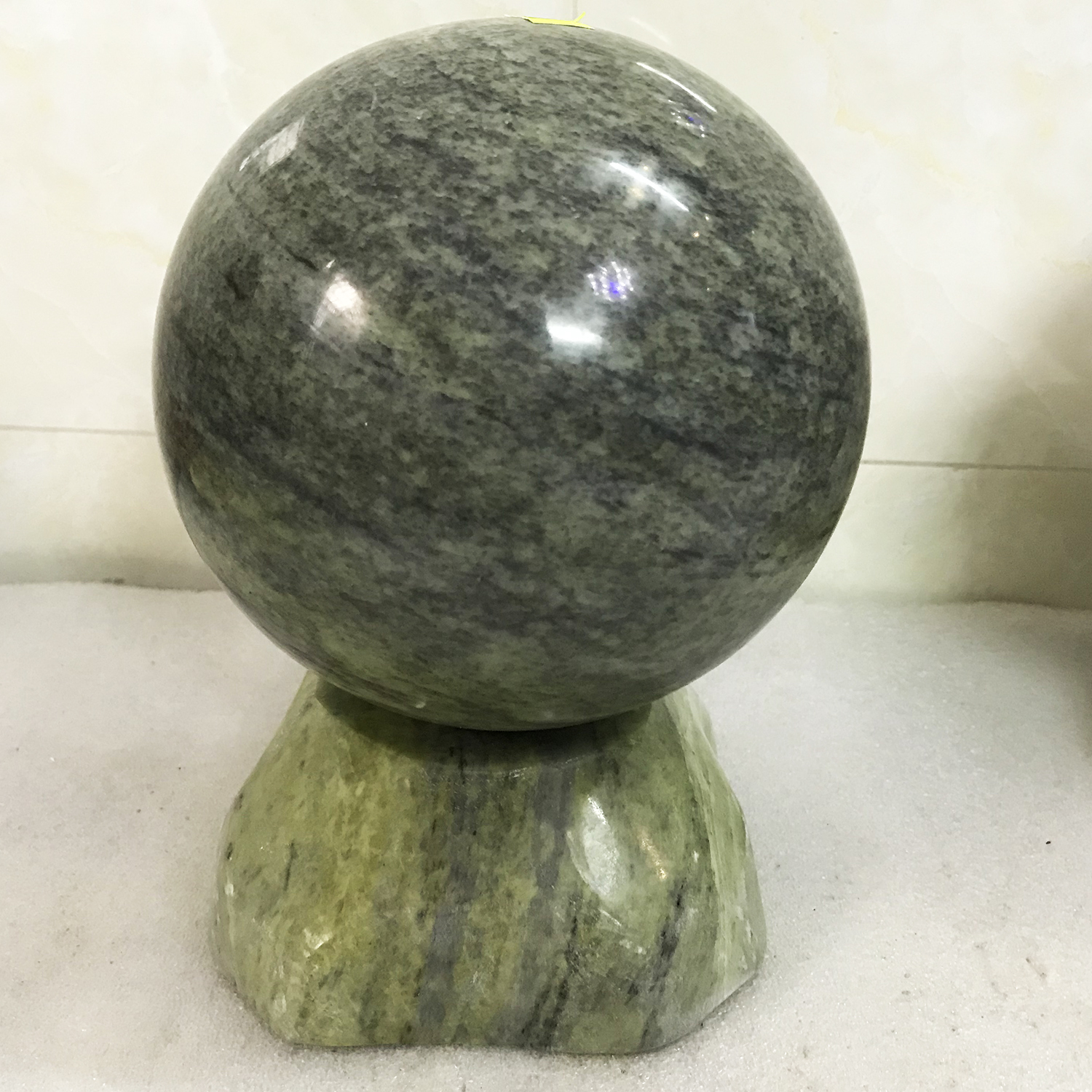 [HCM]Quả cầu đá tự nhiên đường kính 17 cm nặng 10 kg màu xanh cho người mệnh Hỏa và Mộc