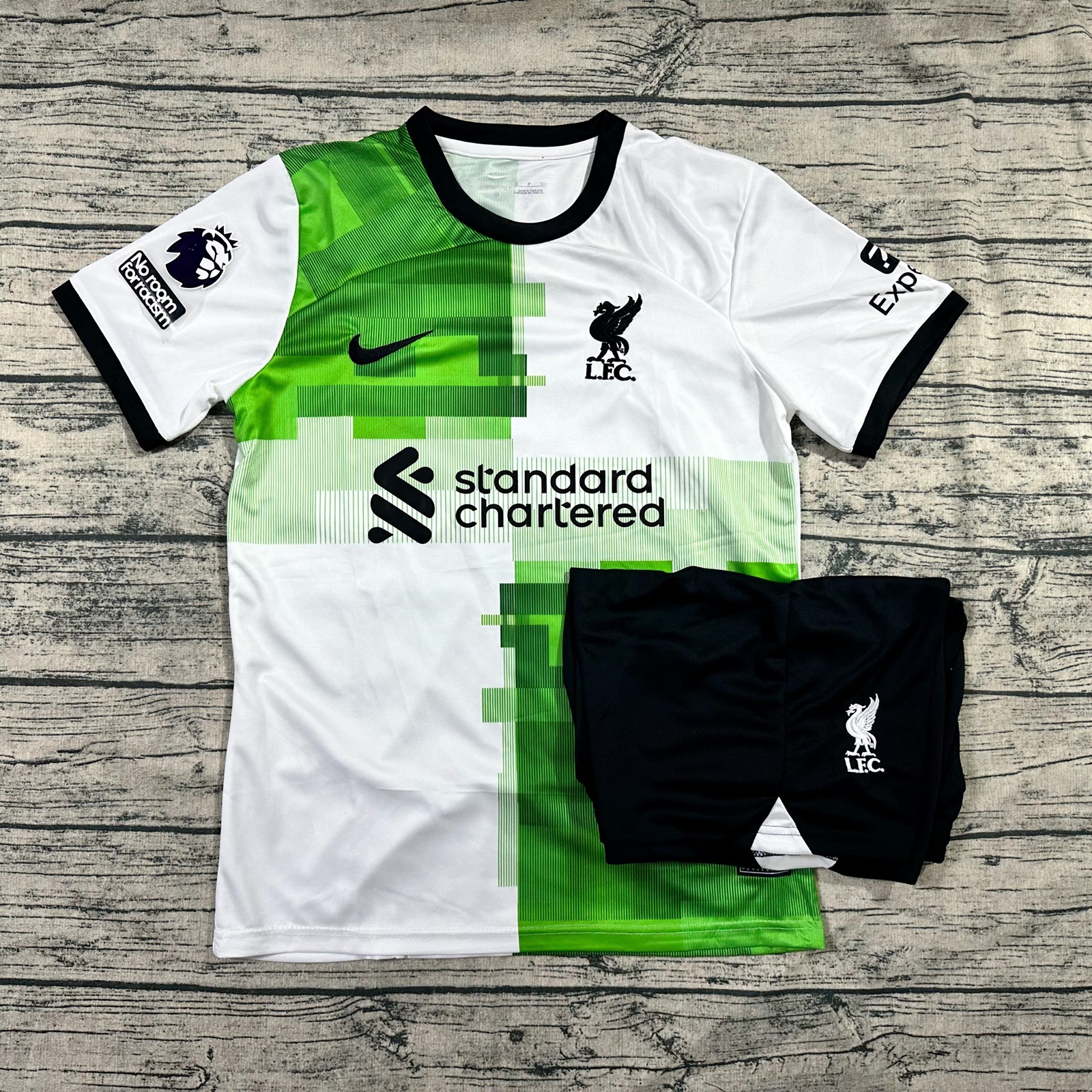 Quần áo bóng đá clb liverpool -sân khách- vải thái chauanr thi đấu
