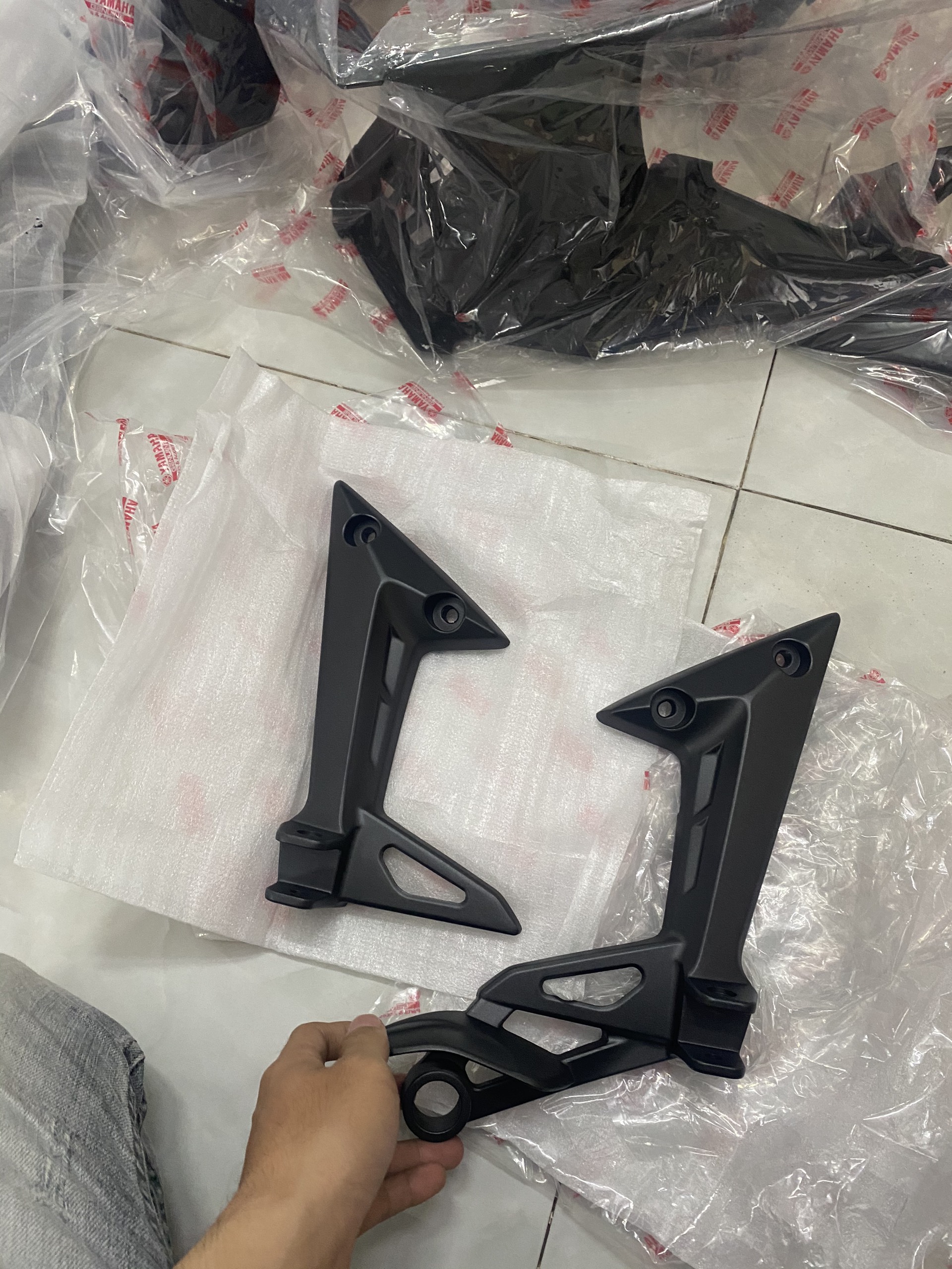 Gác Chân Exciter135 (2010) 1 Cặp