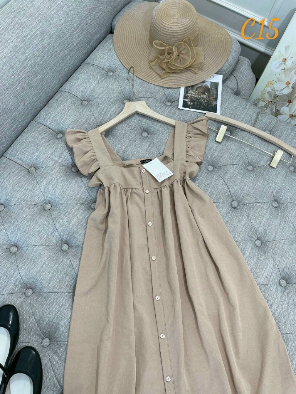 Đầm xòe tay bèo cổ vuông siêu xinh
