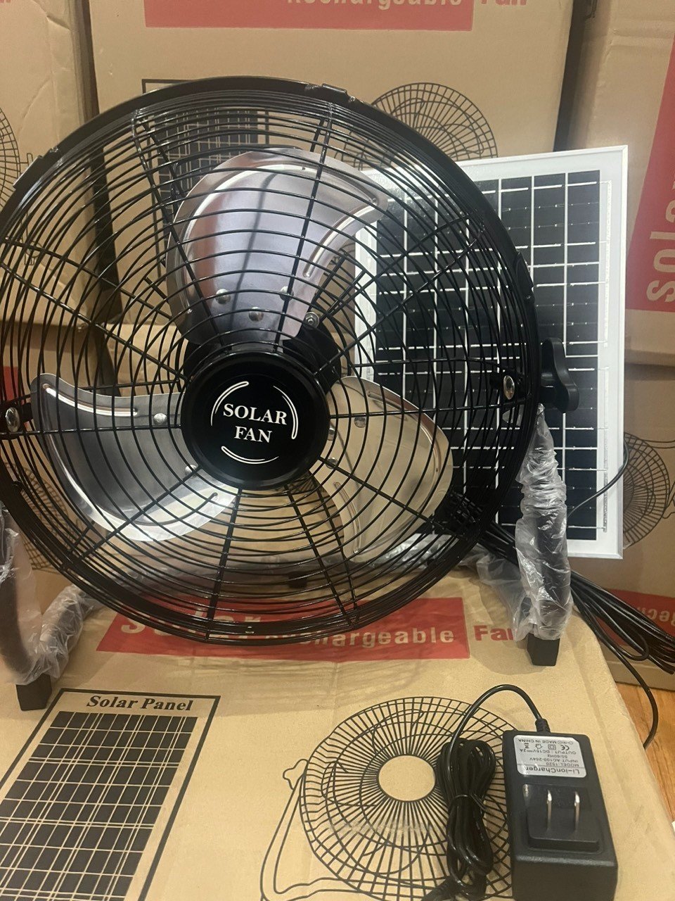 Quạt tích điện năng lượng mặt trời - Sạc tích điện