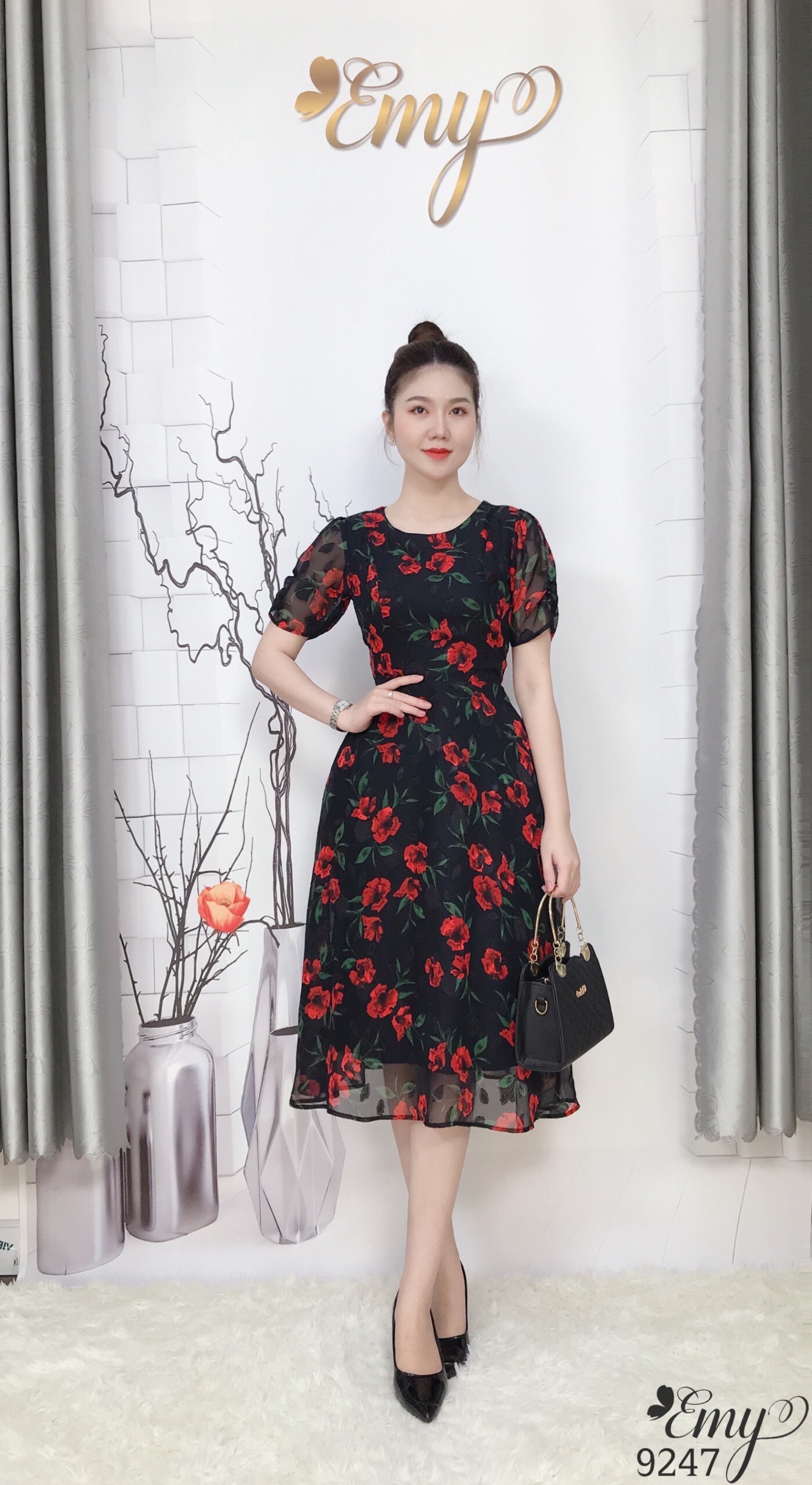 Đầm emy em9247 xoè cổ tròn