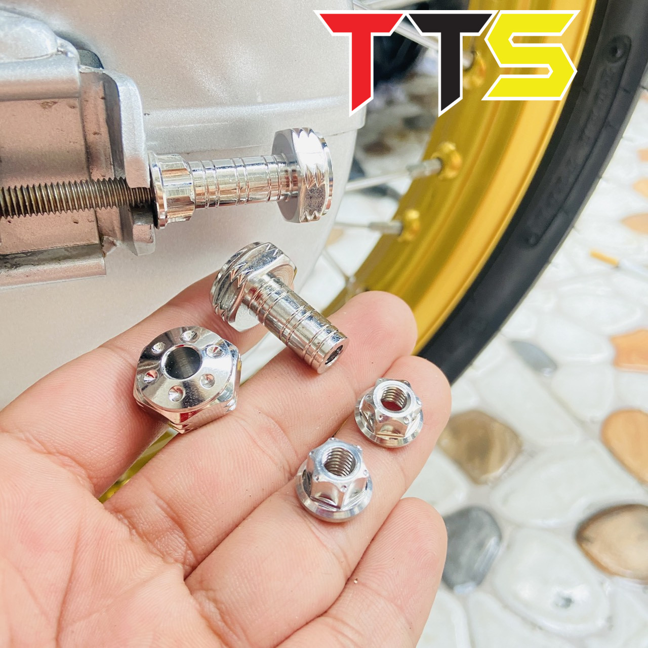 Ốc kèm tán tăng sên inox salaya sử dụng cho wave, dream, future, exciter 2010, sirius