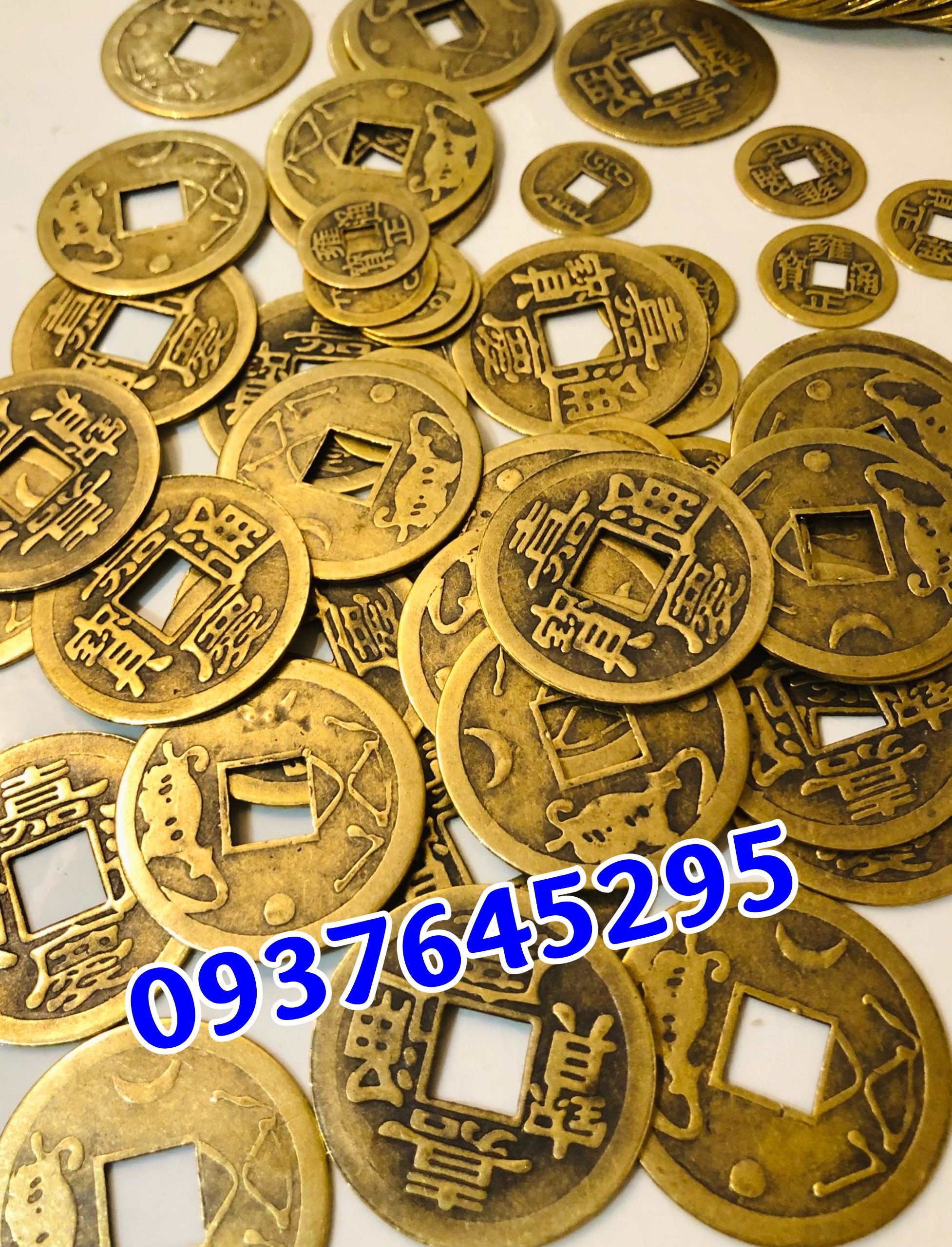 Đồng xu cổ phong thủy bằng đồng lỗ vuông 4cm