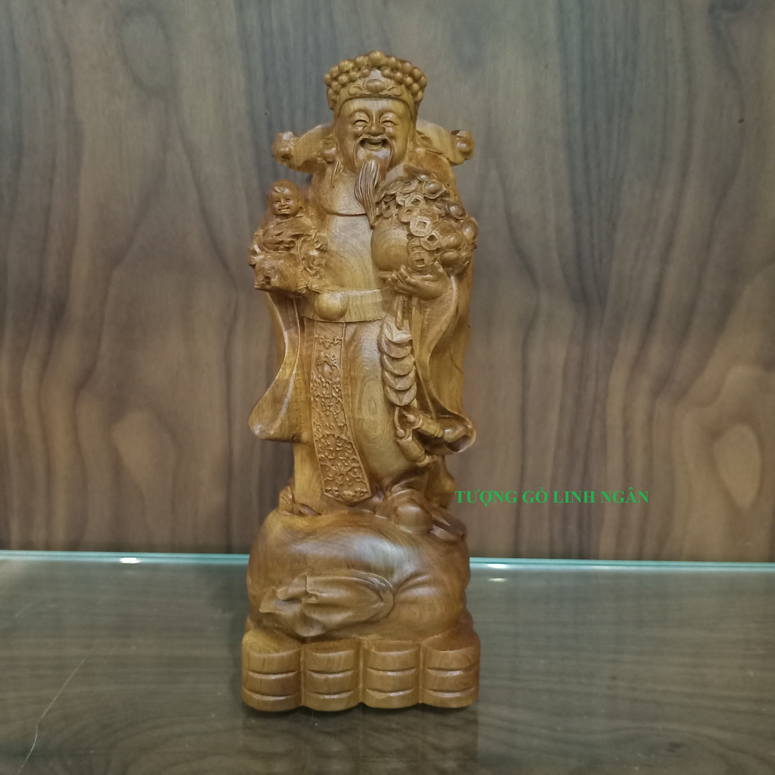 Thần tài gỗ bách xanh cao 20 cm