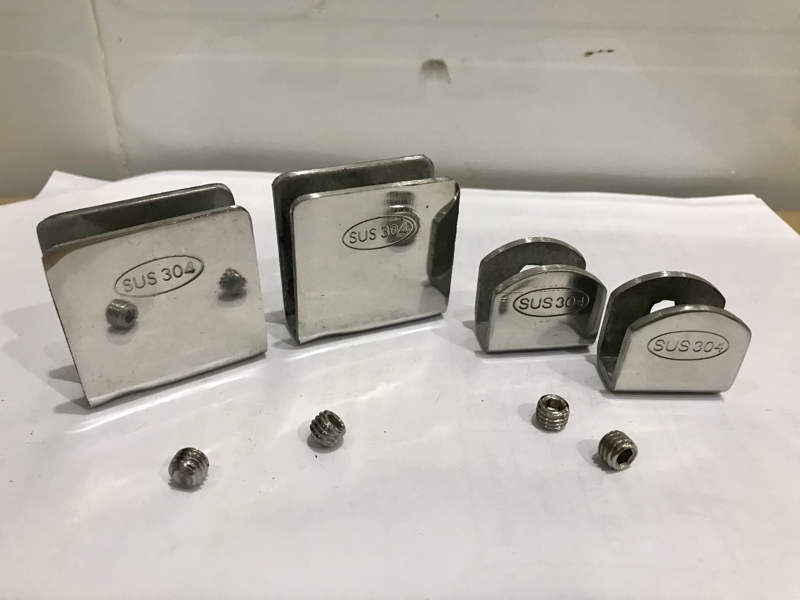 Combo 2 cái - kẹp kính/ bát kính/ u inox 304