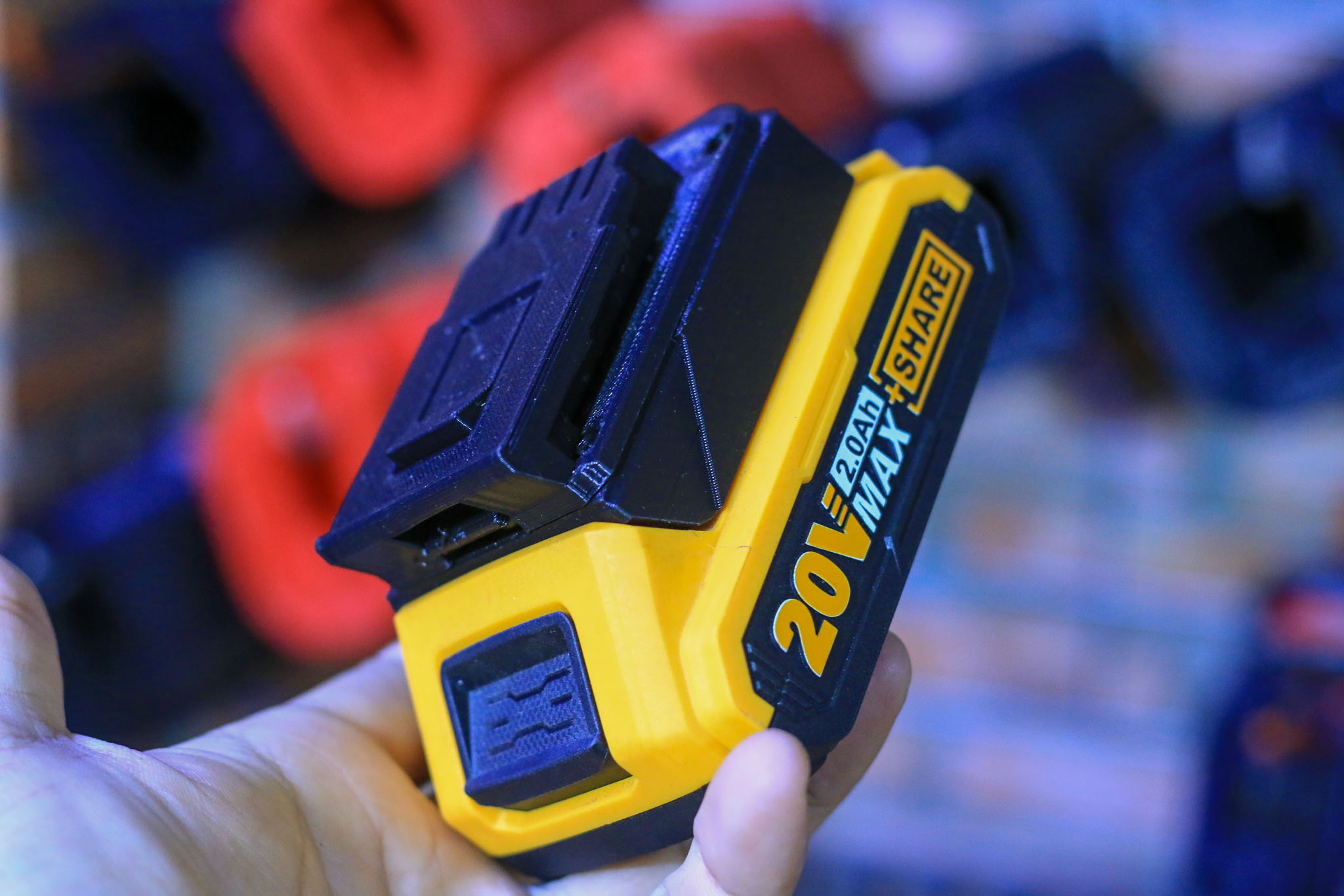 Ngàm chuyển pin Ingco - Total maxshare dùng cho máy dewalt 20v