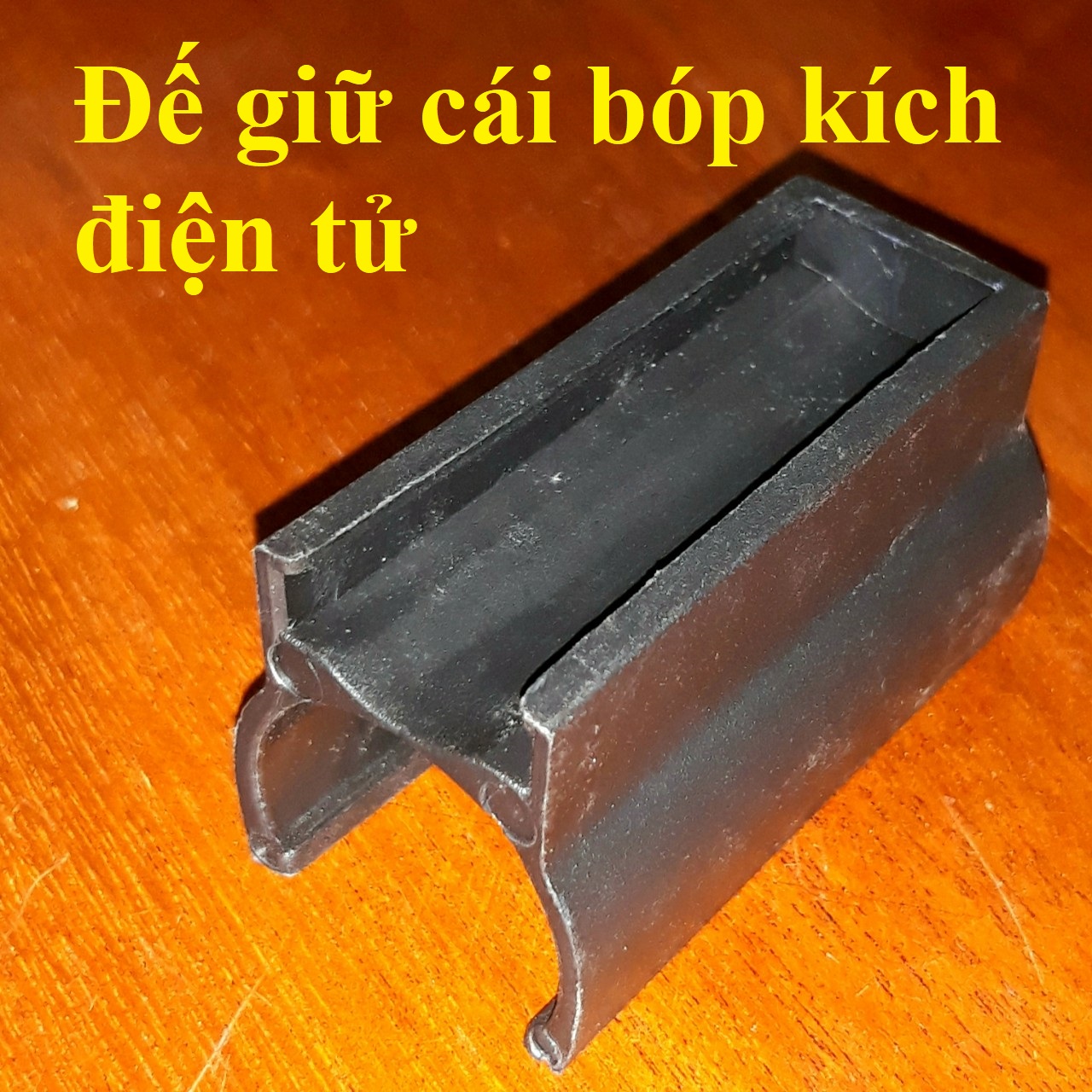 Mạch điện – Đế giữ cái bóp cho kích điện tử Đế giữ cái bóp và cần vợt