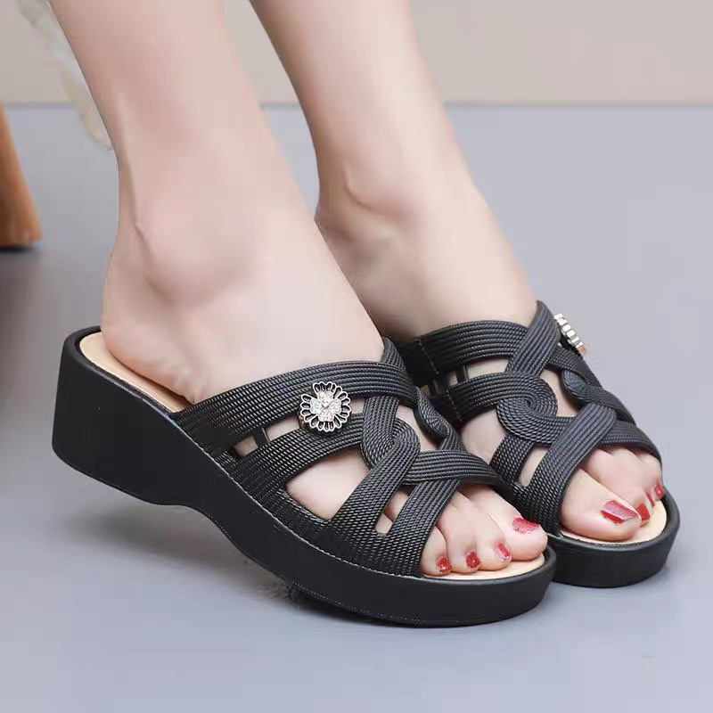 Dép cao su cho người trung tuổi - cho bà - cho mẹ sang trọng