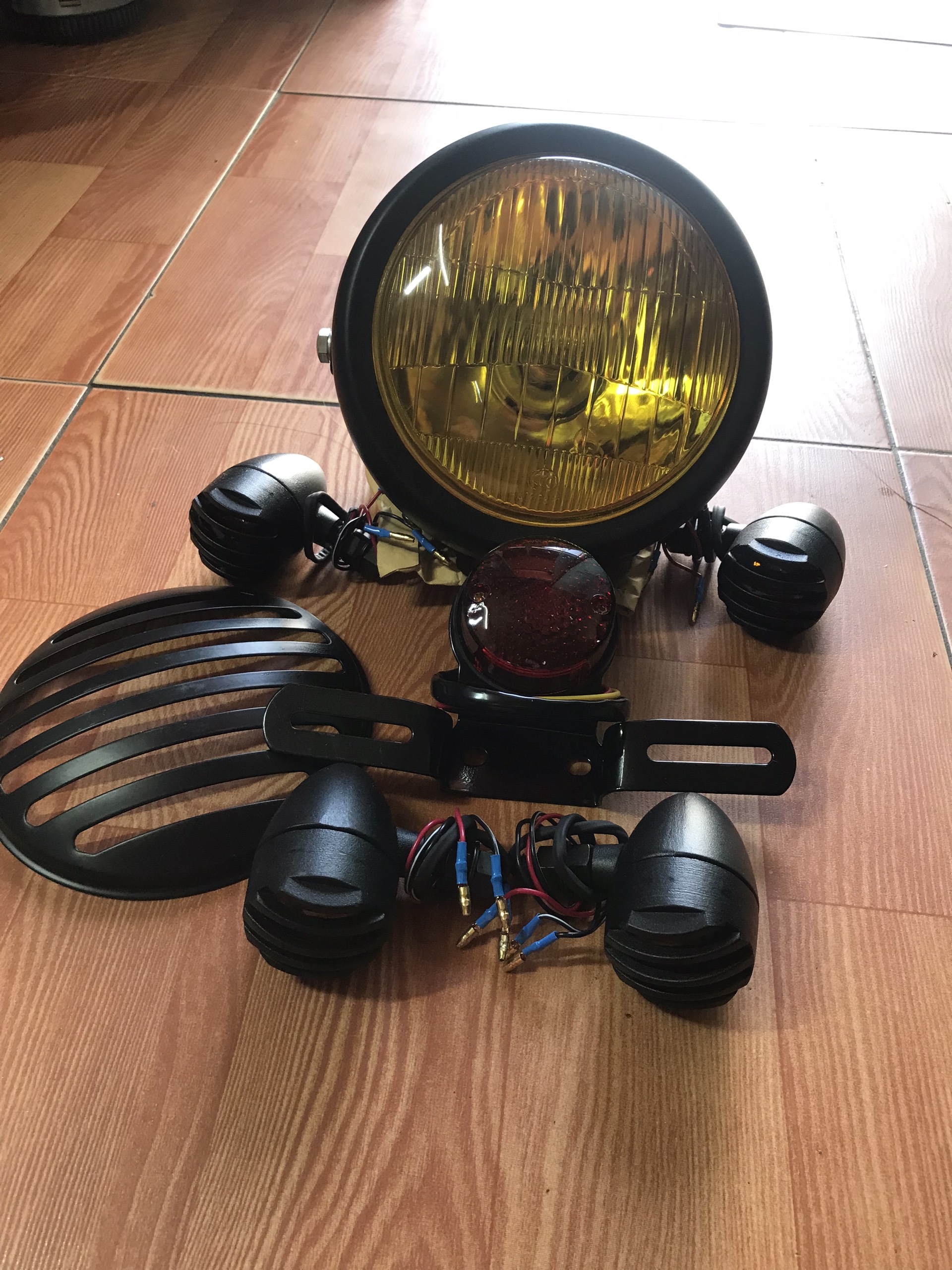Combo đèn pha, Đèn tín hiệu Caferace motors shop,0984971183, Tracker, Bobber, Chopper, Street Cub, Scramler, Brat..