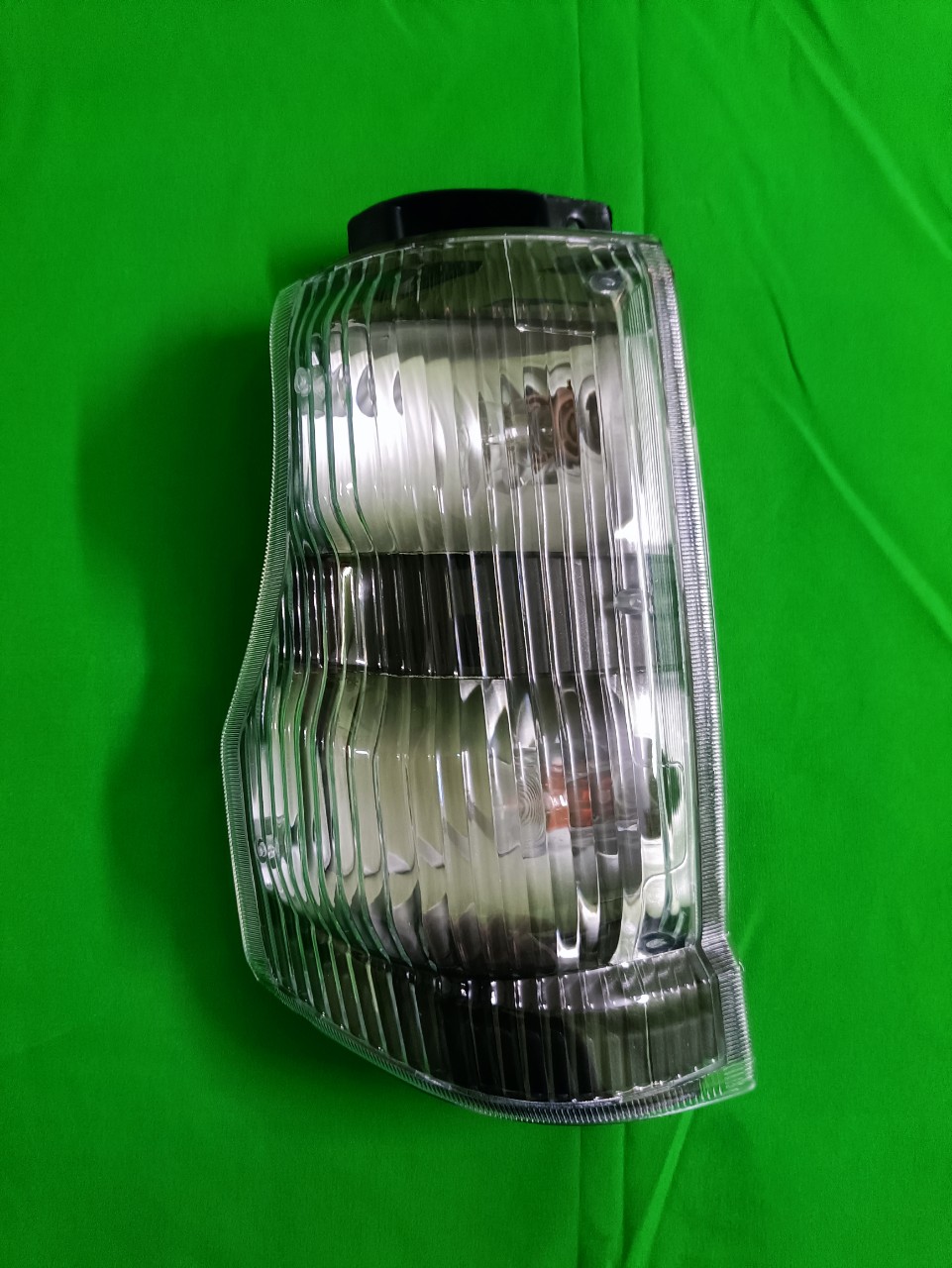 Đèn xi nhan xe tải isuzu qkr
