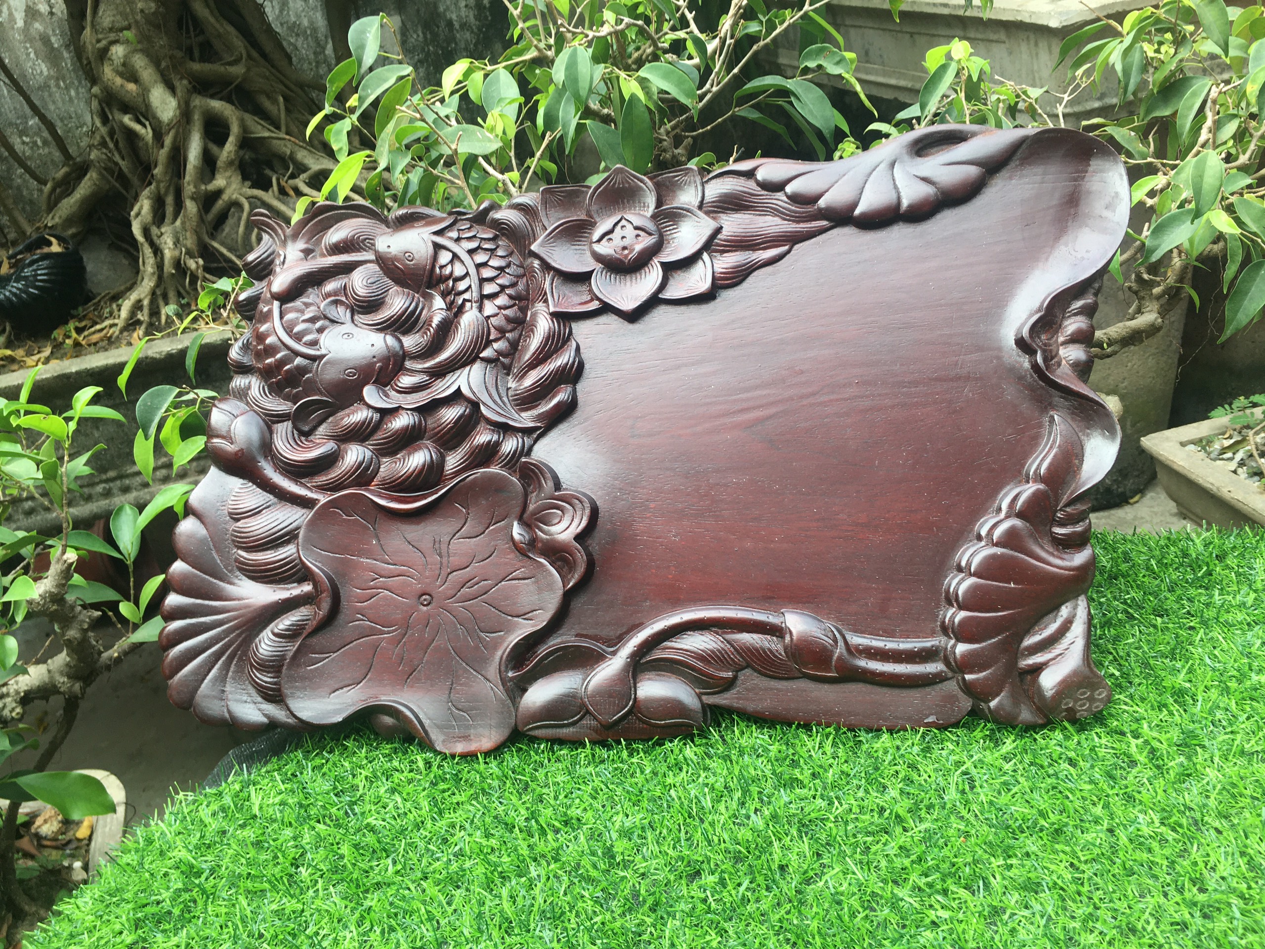 Khay trà gỗ gụ nguyên khối cá chép hoa sen (KT22)