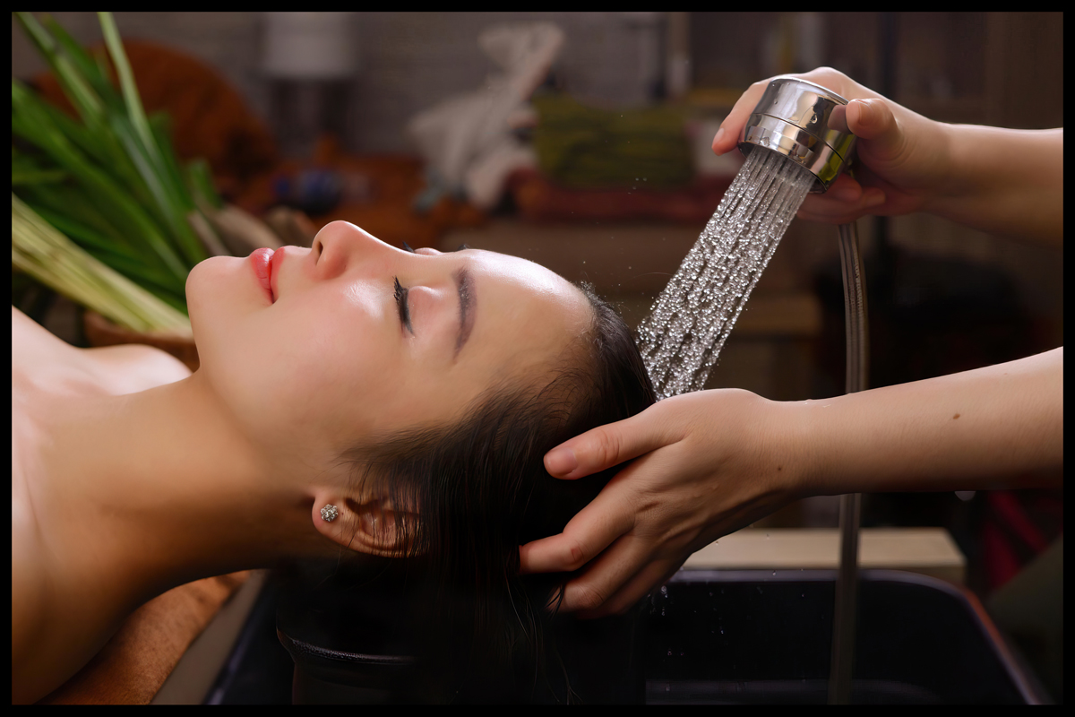 Tranh decal PP bóng chất lượng cao trang trí tiệm gội đầu massage spa làm tóc Nữ nhiều mẫu