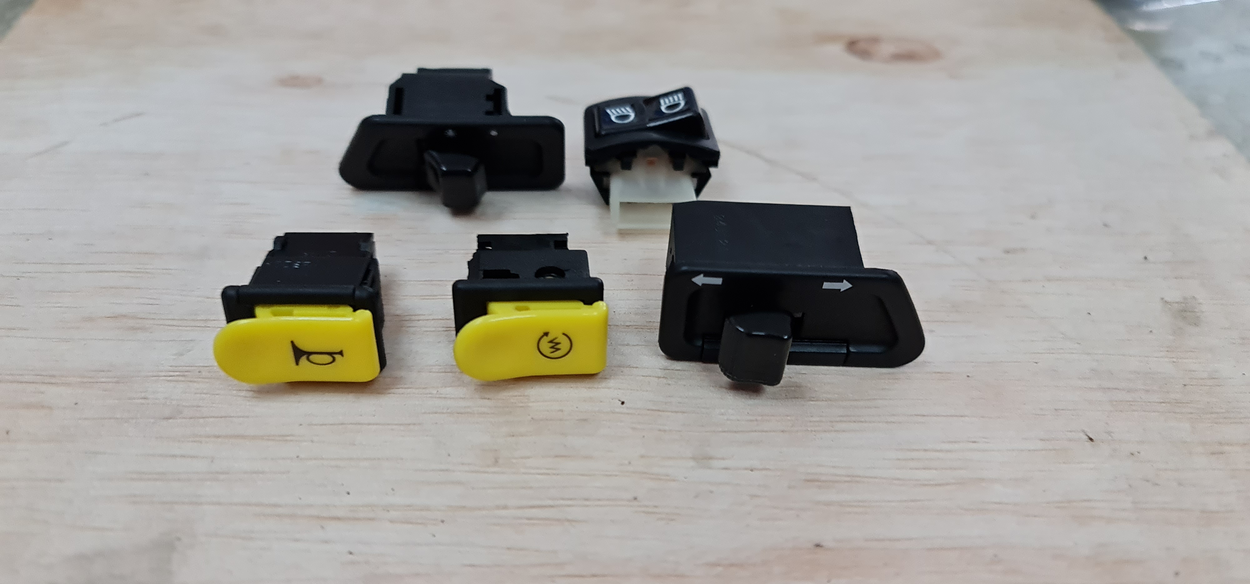 Full bộ 5 công tắc chính hãng cho các dòng xe suzuki