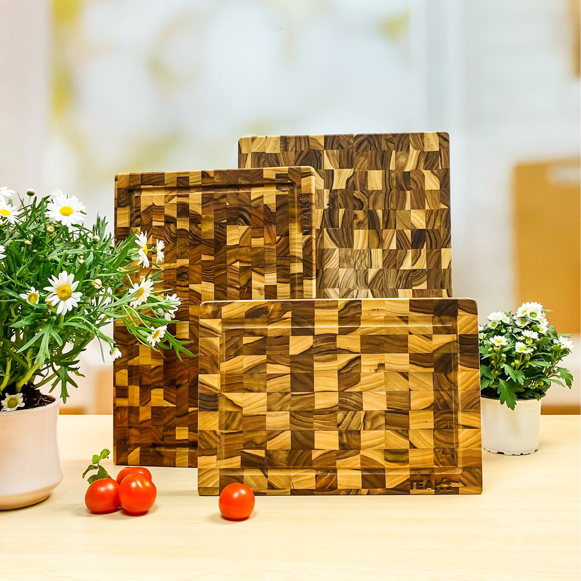Thớt gỗ teak chữ nhật ghép caro màu tự nhiên- siêu bền , dẻo dai, chịu lực tốt, không mối mọt, thái chặt thoải mái.