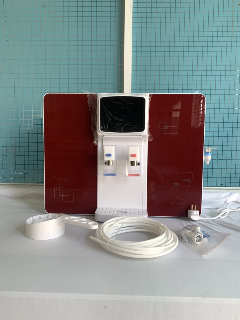 Máy lọc nước 2 chế độ nóng nguội kasa treo tường ,để bàn máy lọc ro gồm 5 cấp lọc