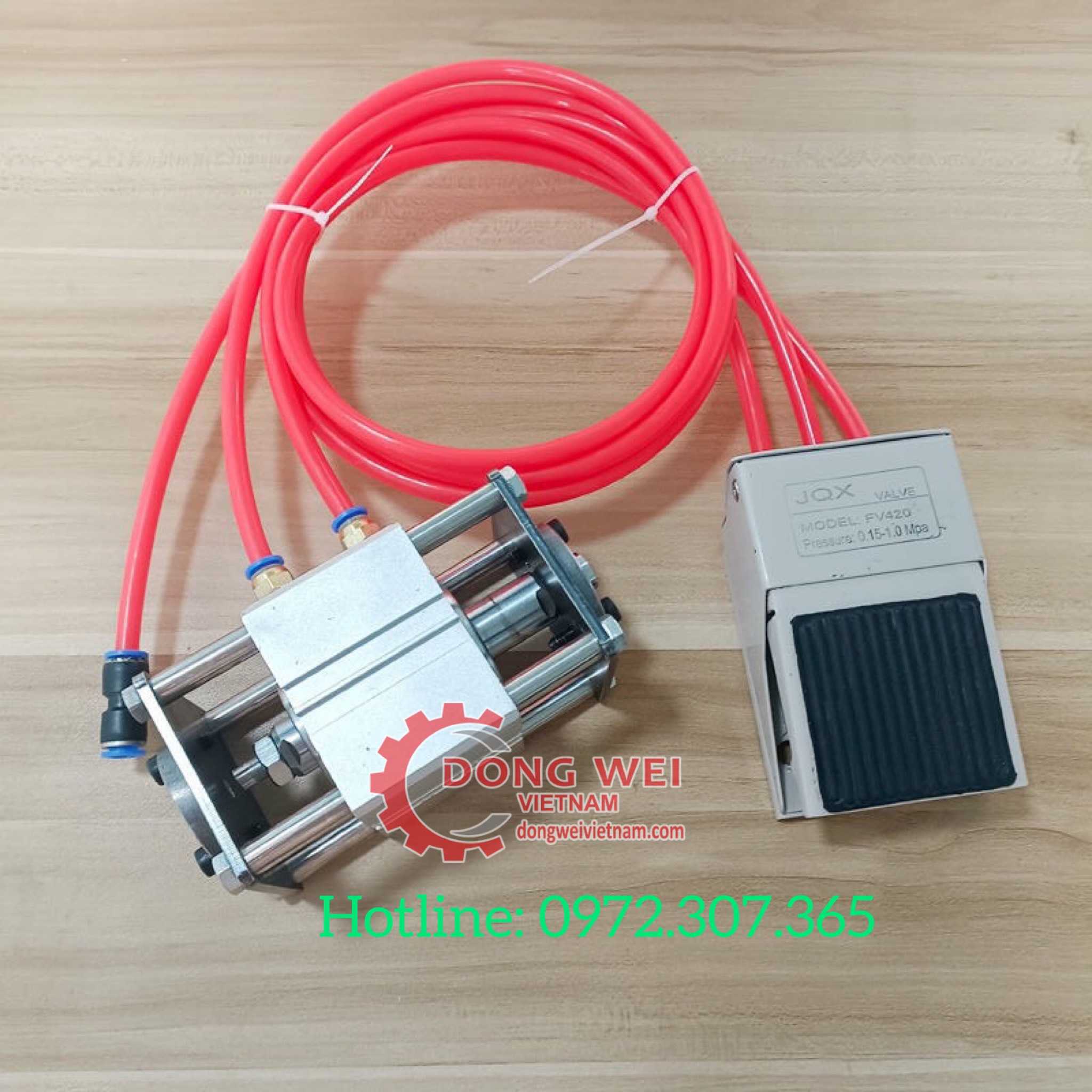 Máy đột dập che lỗ cam, lỗ vít đầu . Máy dập nẹp, máy dập chỉ, máy dập nẹp nhựa bằng hơi áp lực, nhỏ gọn dễ sử dụng