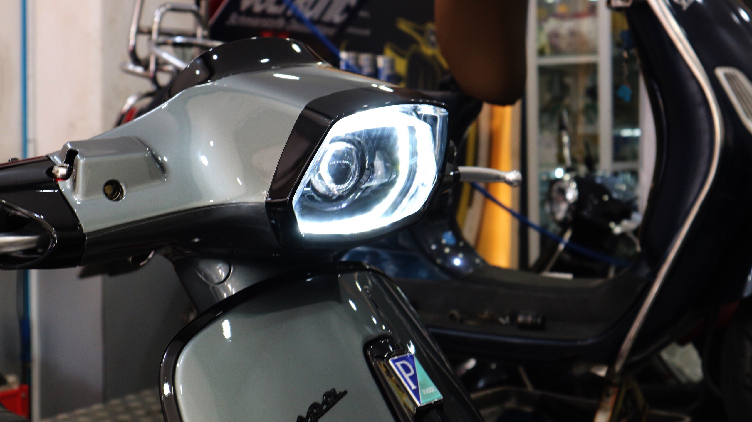 Đèn pha led Tun bi cầu xe Vespa Sprint/ Primavera