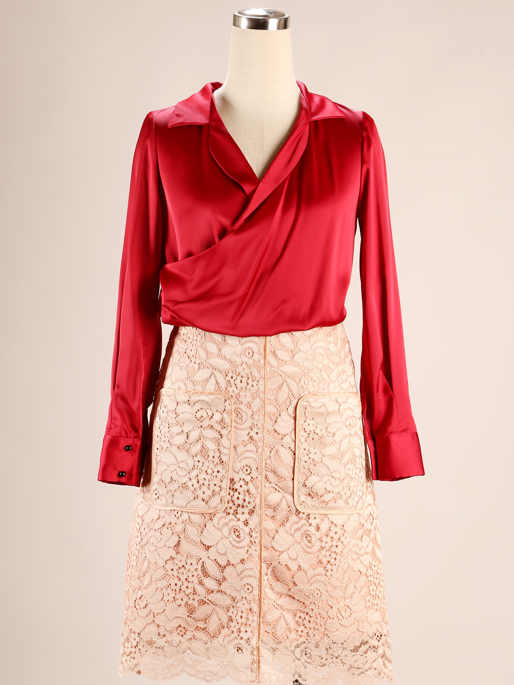 Labella-VB1860-áo satin xếp ly suông 1 bên tay dài