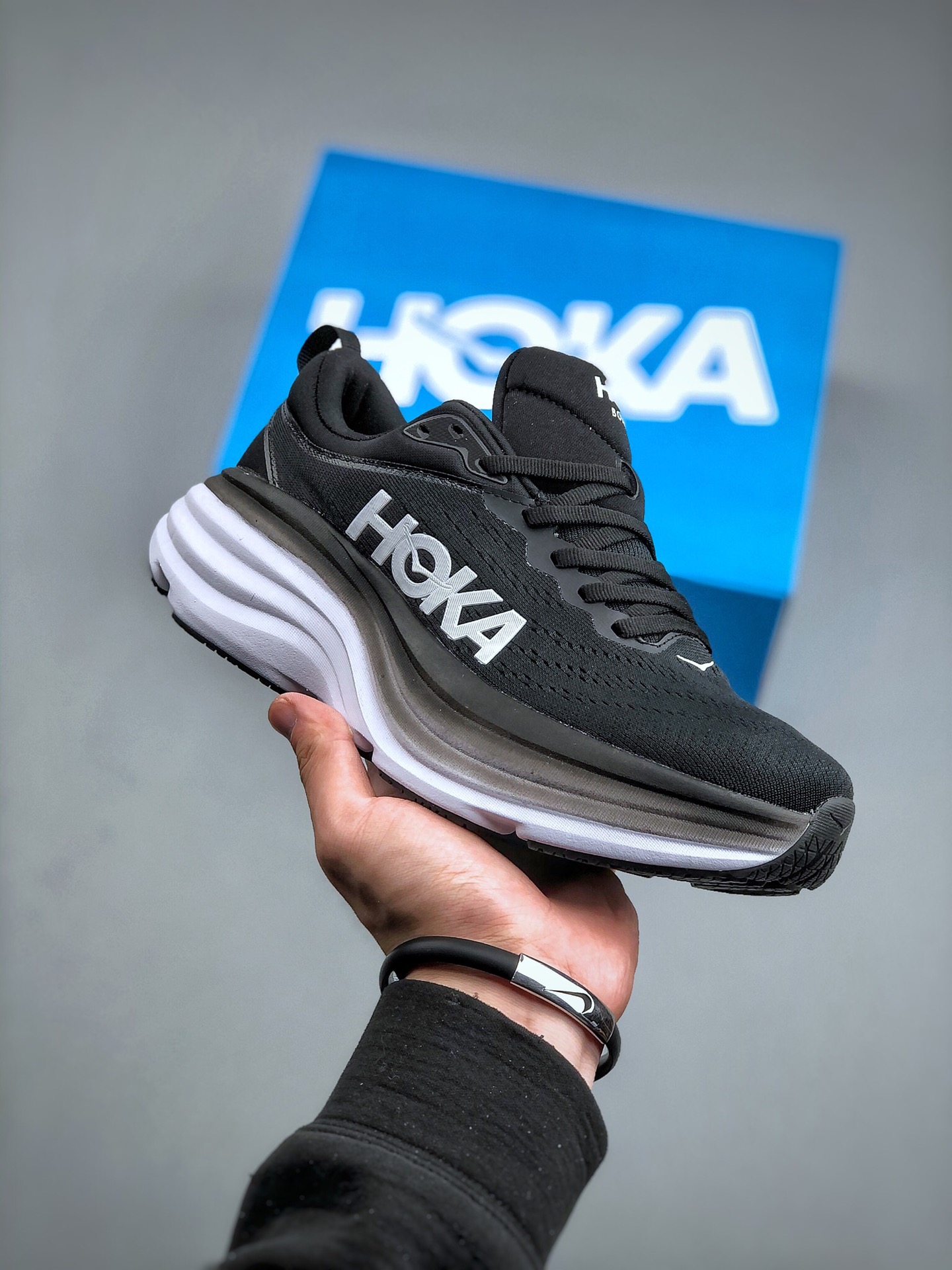 Hoka One One Bondi 8 - Giày chạy đệm dày tốt nhất cho nam và nữ