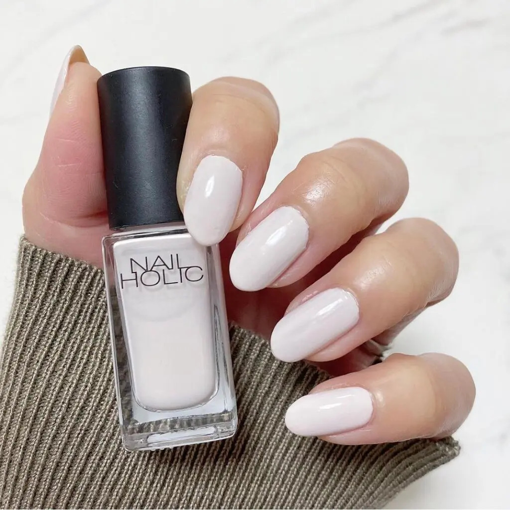 Sơn móng tay Nail Holic của Shiseido màu trắng vôi WT005 limited