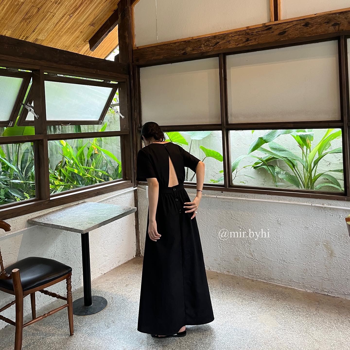 Mir.byhi: 𝐎𝐡𝐢𝐨 𝐝𝐫𝐞𝐬𝐬 - đầm dài hở sau gài nút.