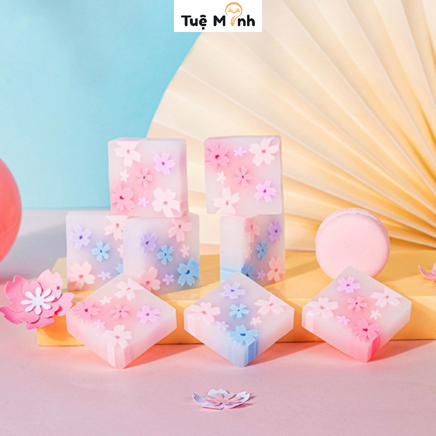 Gôm tẩy chì deli hoa anh đào 71135 k23 xinh xắn