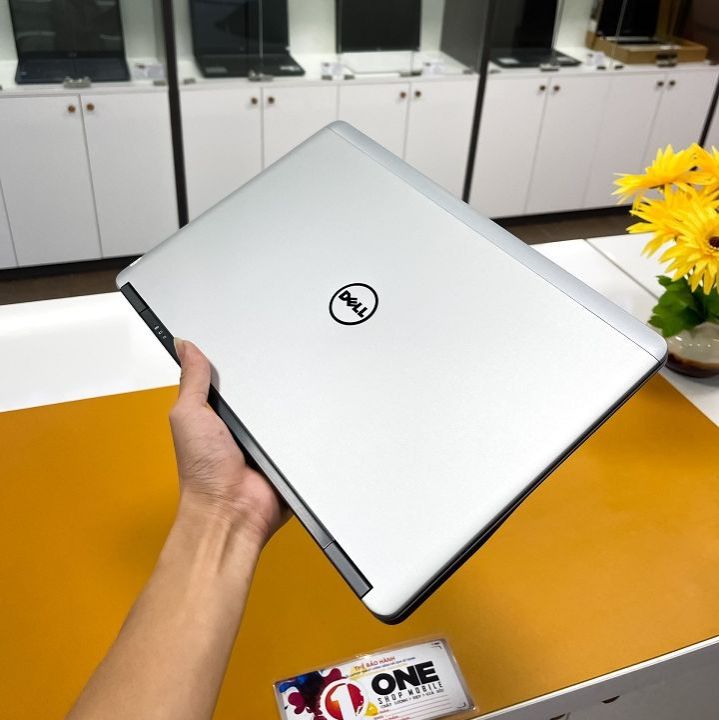 Laptop dell latitude e7440 core i7 4500u/ ram 8 gb/ ssd 256 gb/ 14 inch hd.