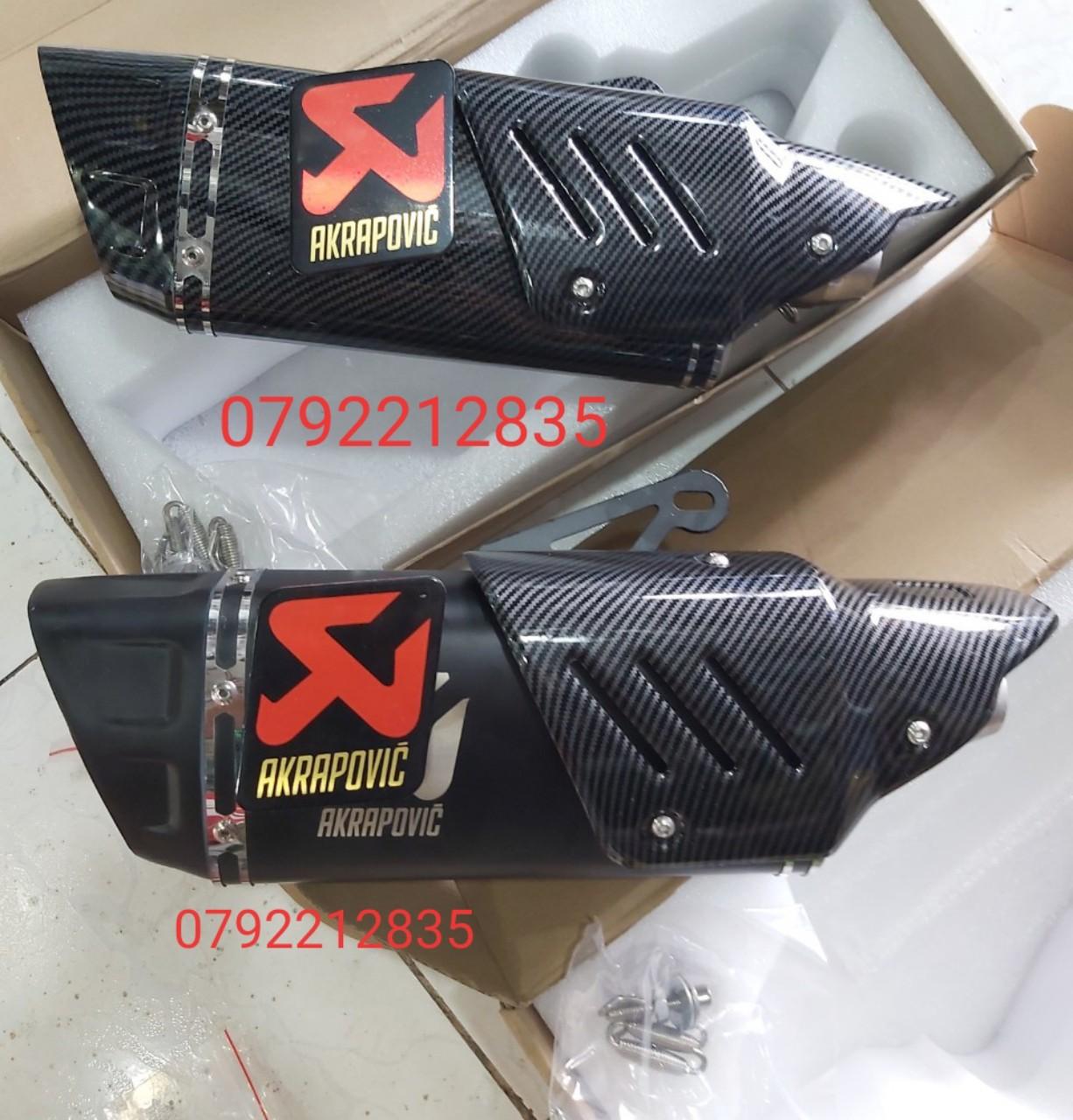 Po lon akpovic carbon hoac den nham gan cac dong xe