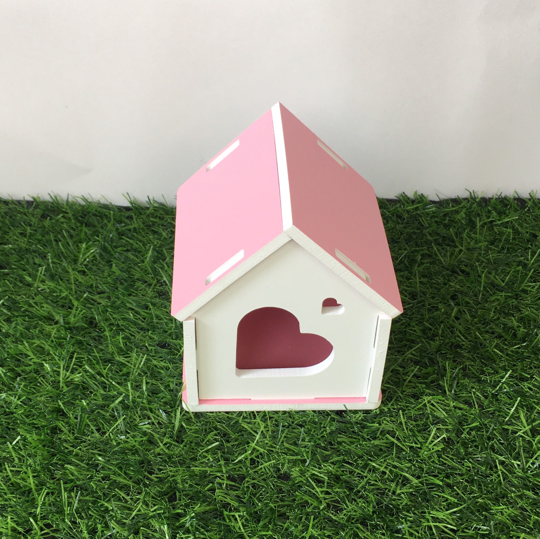 Nobipet - Nhà ngủ gỗ màu hộp trái tim TOKYO Dành cho Hamster, Sóc Lớn