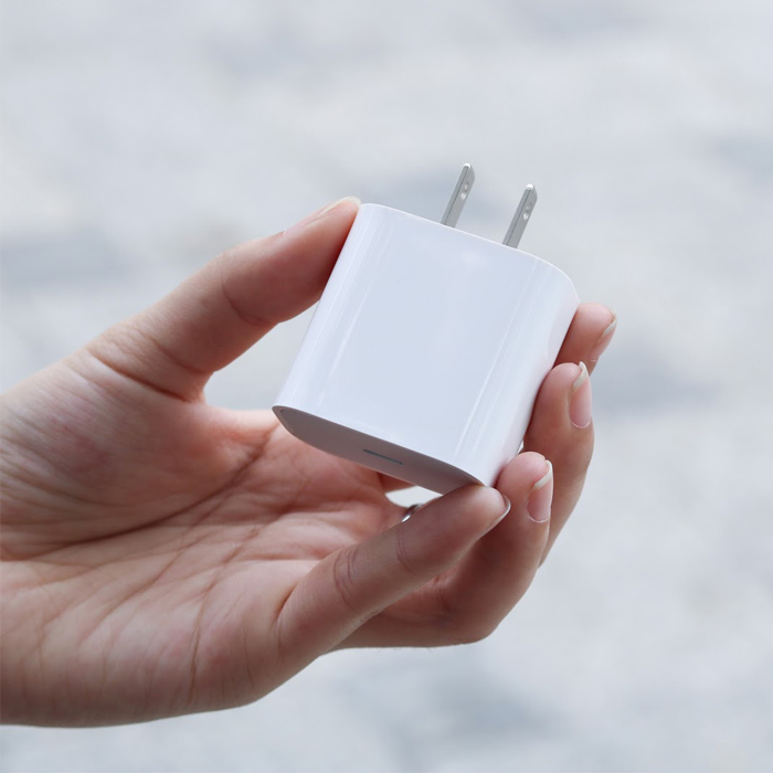 Cốc sạc nhanh  USB   20W U6   cho iphone x