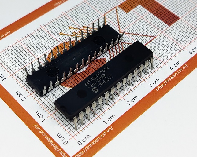 DSPIC30F2010-30I/SP IC MCU 16BIT 12KB FLASH 28SPDIP