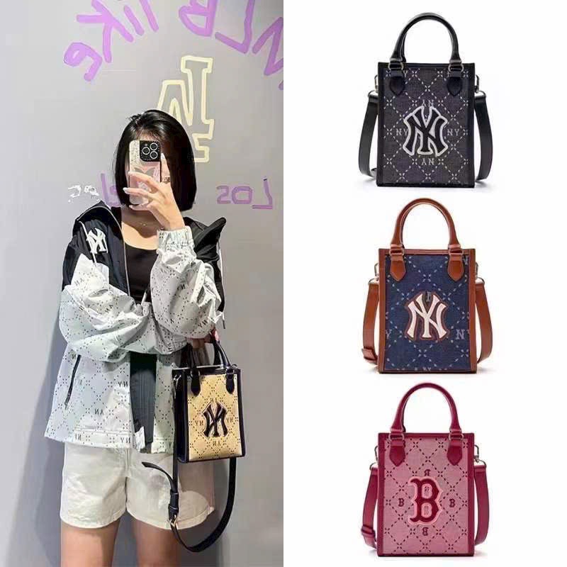 Túi m l b điện thoại đeo chéo logo thêu size 19cm fulltag max