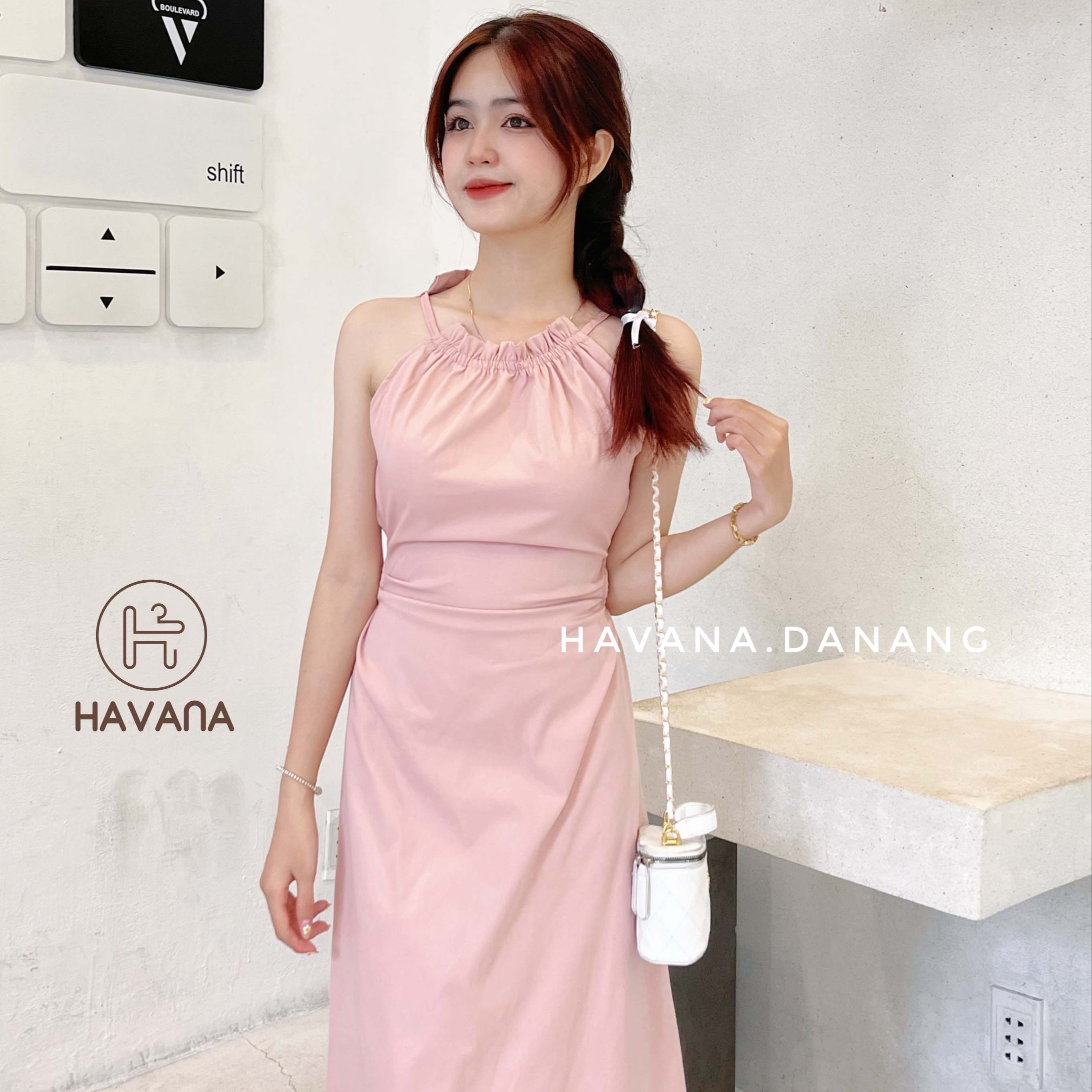 Váy maxi cổ tròn hở lưng dáng dài đầm dáng dài khoét lưng H261