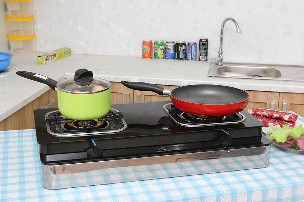 Bếp gas Electrolux ETG729GKTR Hàng trưng bày +Tặng dây gas tính năng Đầu hâm Ngắt gas tự động