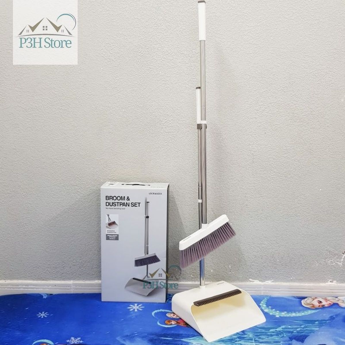 Bộ chổi kèm hốt rác Lock&Lock ETM465 màu nâu và ETM976 màu xanh có thể lược chải đầu chổi lấy đi tóc , lông vật nuôi, sợi vải