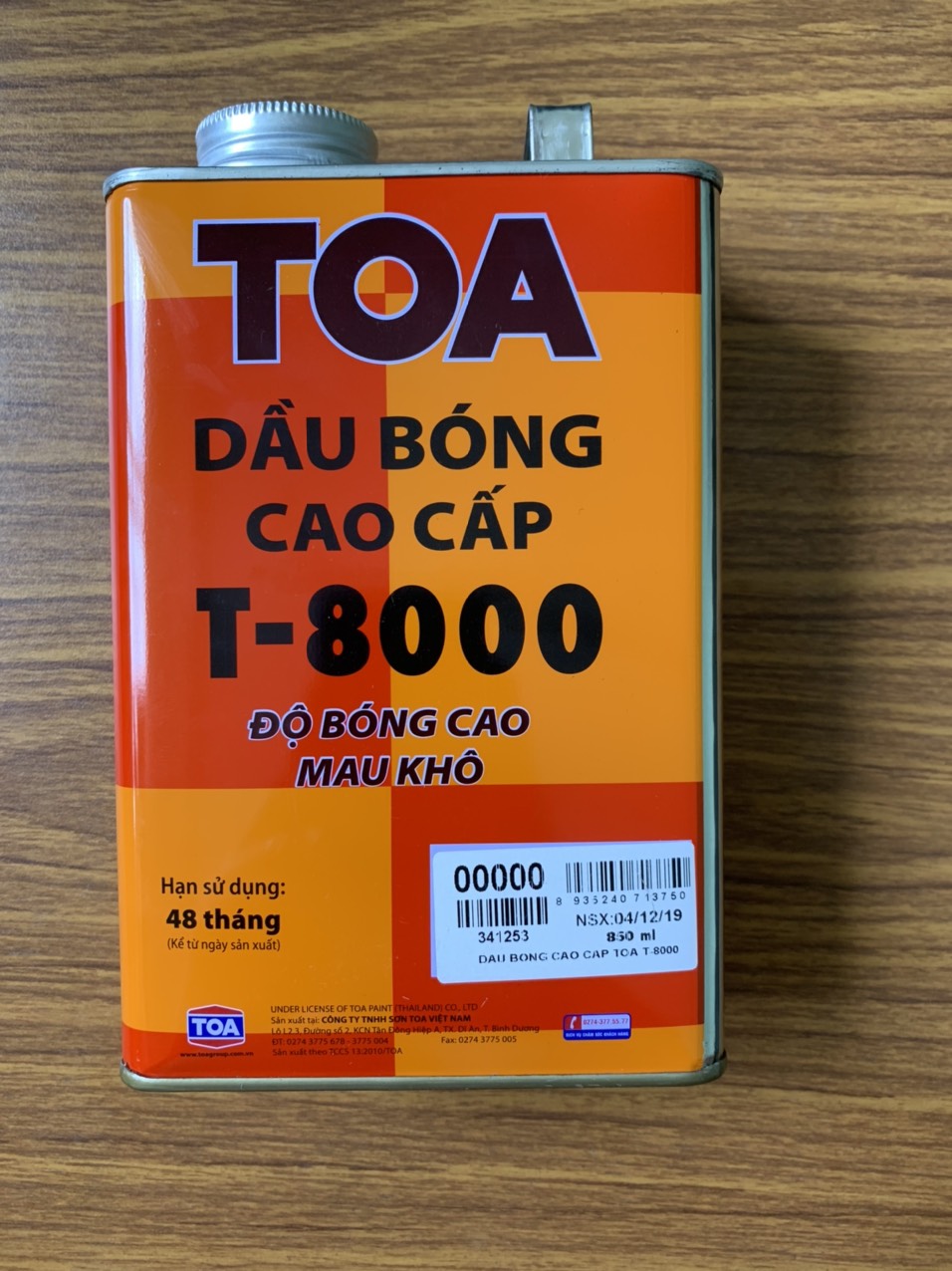 Dầu bóng cao cấp toa t-8000 quét lên bề mặt gỗ , đá ,... dung tích 850ml