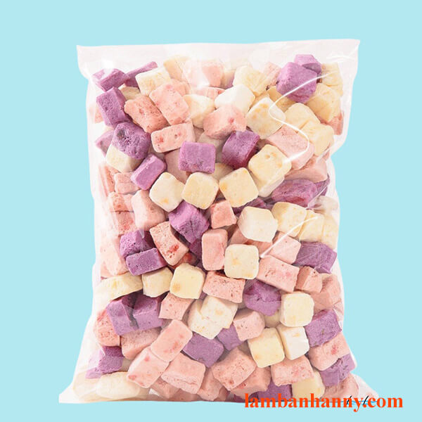 Sữa chua viên sấy lạnh mix vị trái cây , dạng viên giòn ngon, thơm ngậy ngậy hương, giúp trẻ hóa làn da và giảm cân đối với các chị em phụ nữ