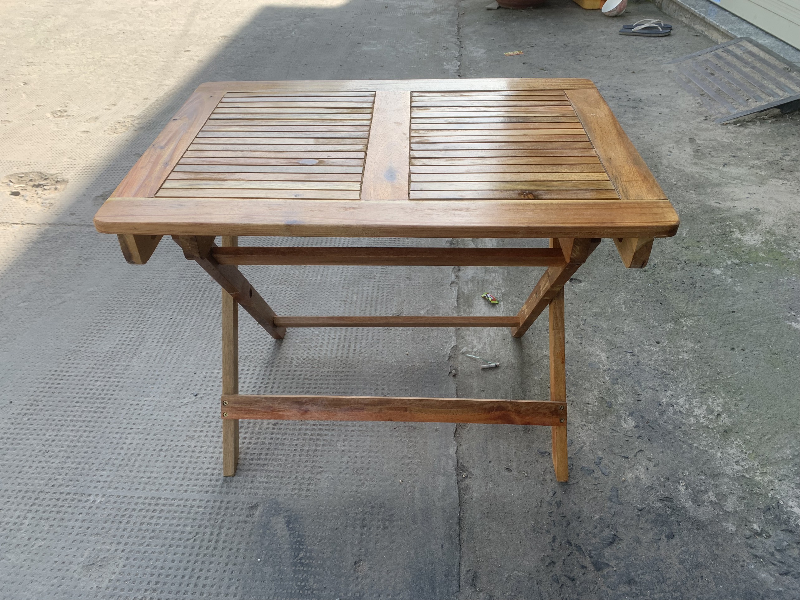 Bàn chữ nhật gỗ xà cừ dày nặng hơn 6100g