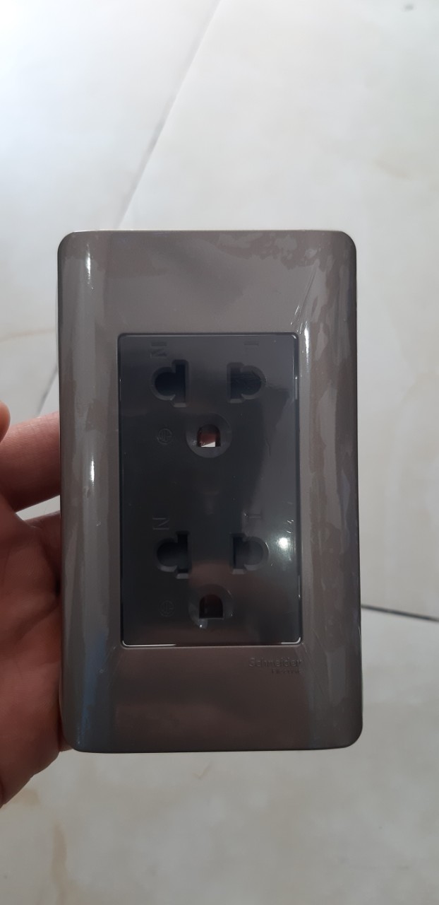 [HCM]BỘ Ổ CẮM ĐÔI 3 CHẤU ZENCELO A SCHNEIDER 84426LUES2-BZ-G19