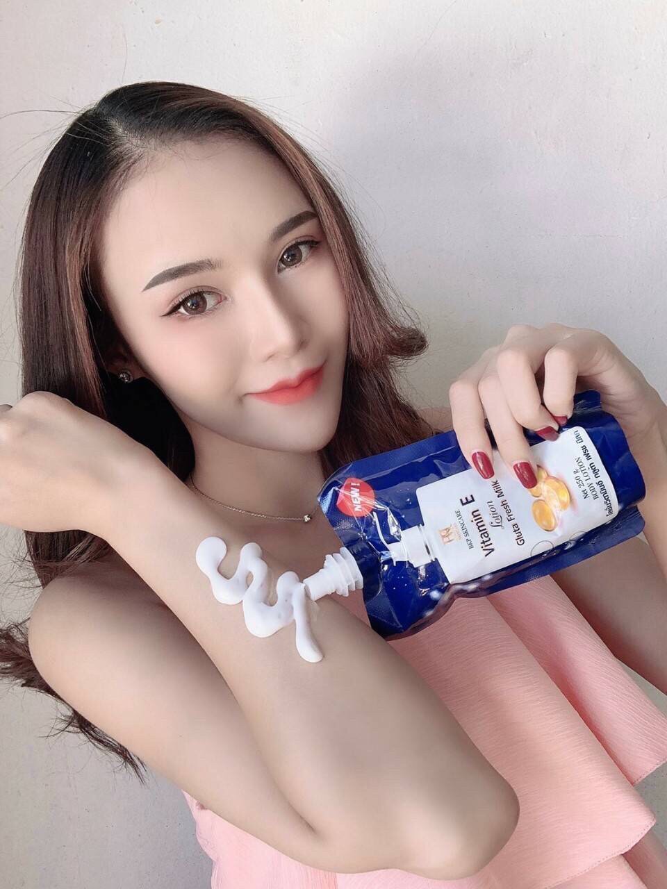[HCM]KEM SỮA DƯỠNG TRẮNG BODY VITAMIN E SIÊU TRẮNG MỊN