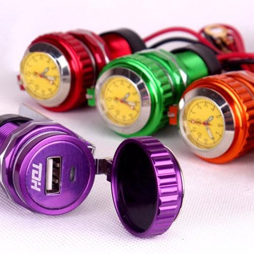 Đồng hồ kiêm cổng usb sạc đt trên xe máy- vi tính chấn hưng
