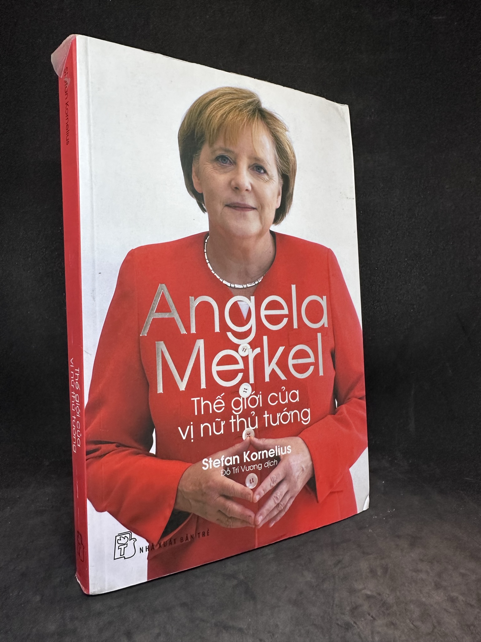 Angela Merkel Thế giới của vị nữ thủ tướng New 80% SBM2803