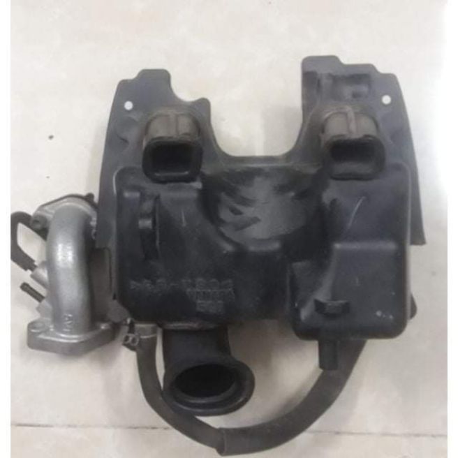 bộ pô e và co xăng ya sirius rin rã xe.còn nguyên xi